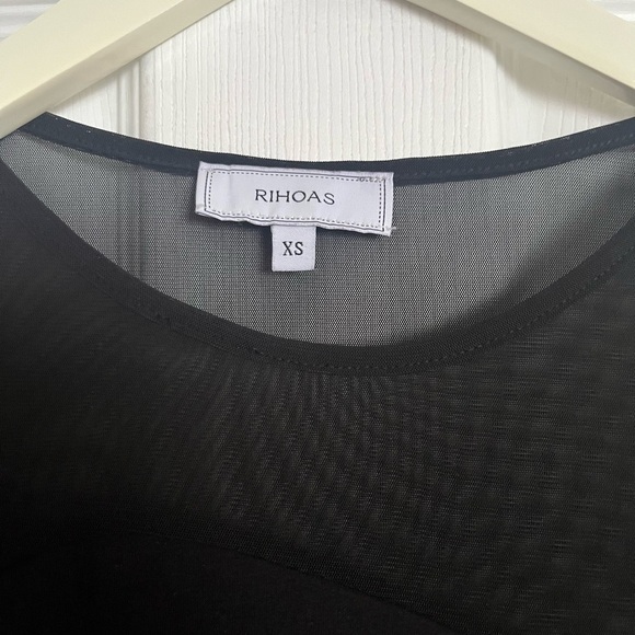Elegant Black Sheer Top - Picture 2 of 5
